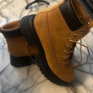 Timberland woman’s Tan Leather Boots